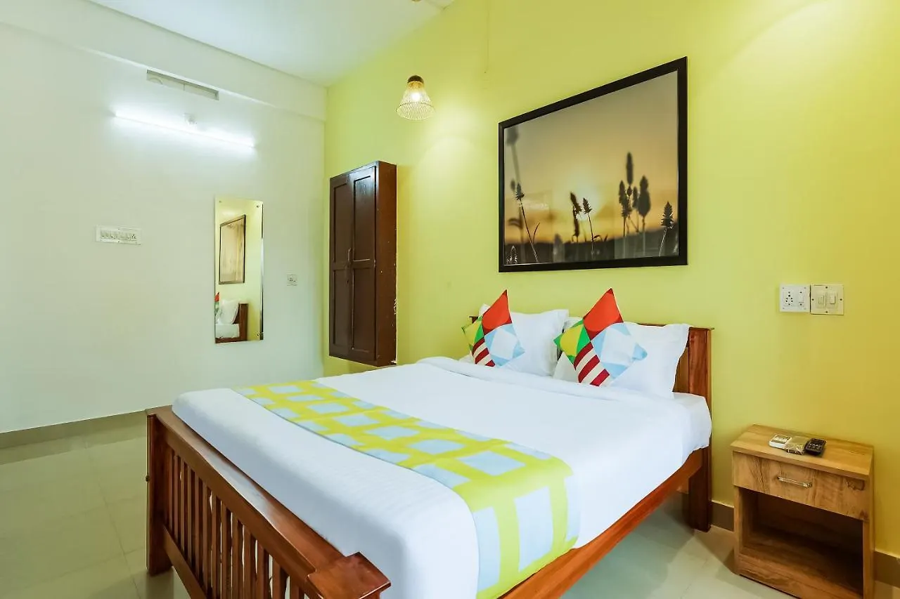 1Br Welcoming Homely Stay Near Kims Hospital Kochi 3*,  India